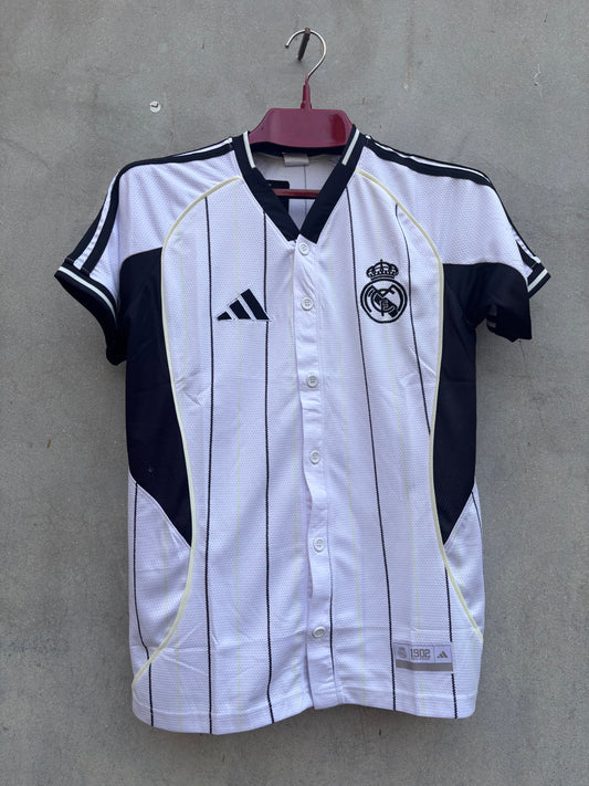 Real Madrid US Pack 25/26 embroided logo